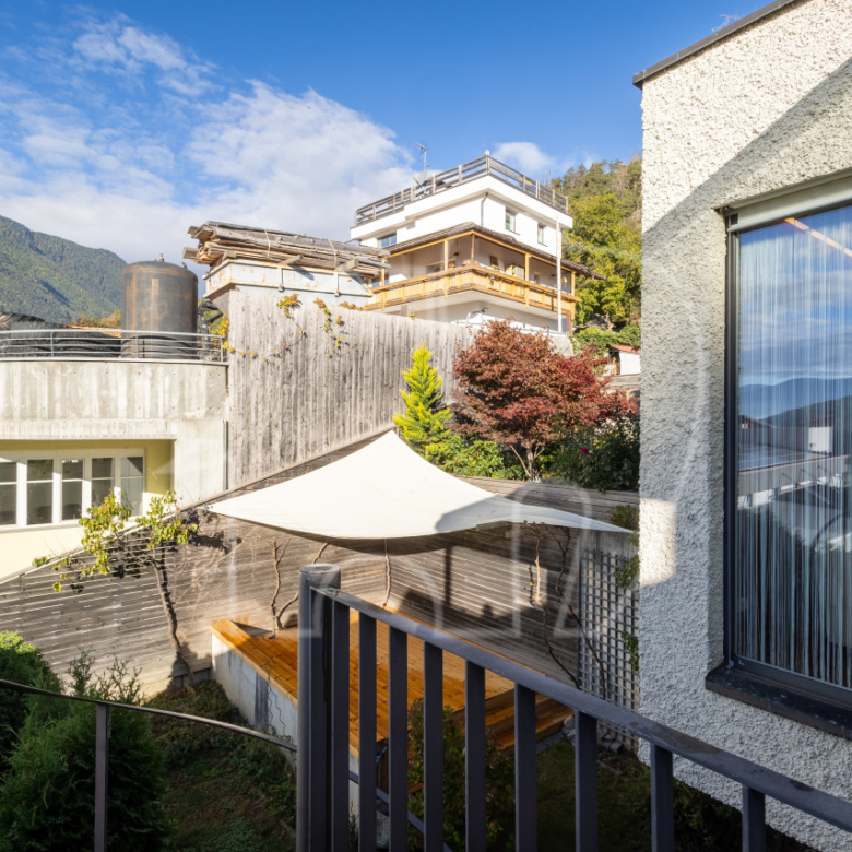 Spaziosa casa a schiera con giardino, due terrazze e ampi spazi per tutta la famiglia