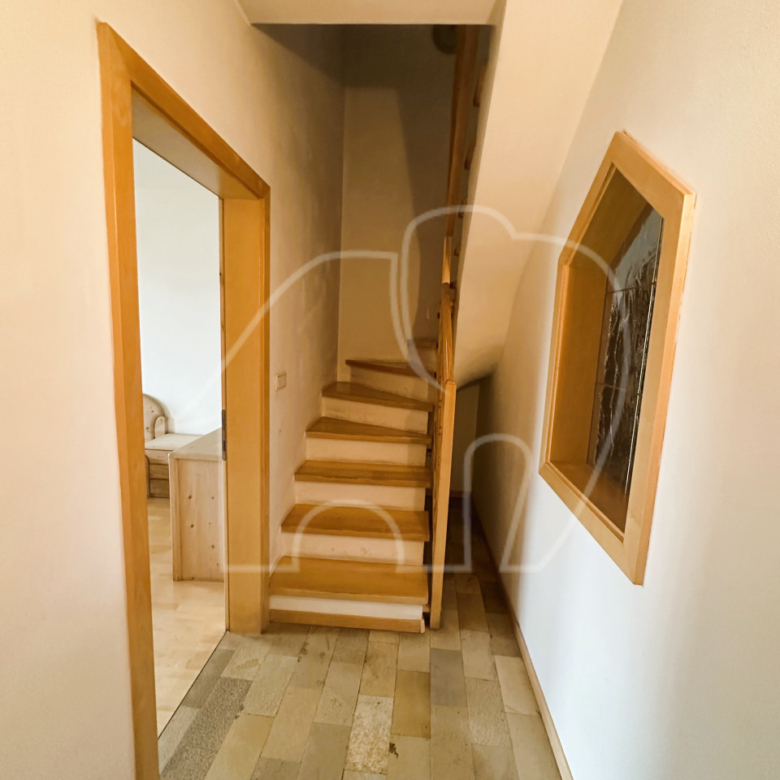 Pentalocale con soffitta