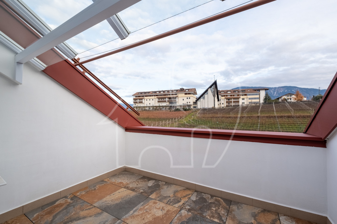 Trilocale con terrazza e balcone