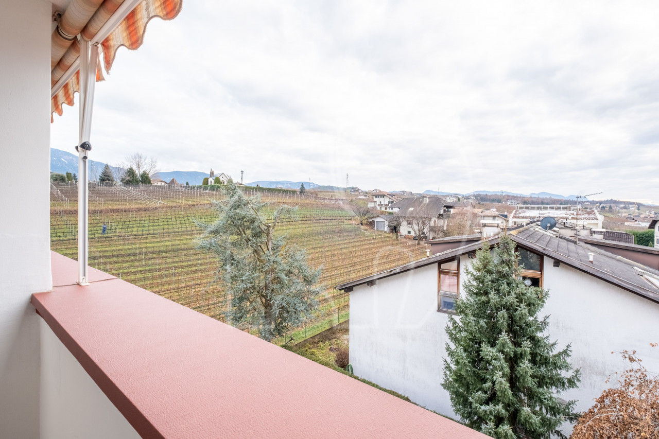 Trilocale con terrazza e balcone